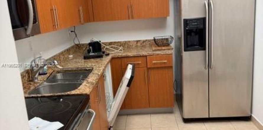 Condominio en Aventura, Florida, 2 dormitorios  № 2026904