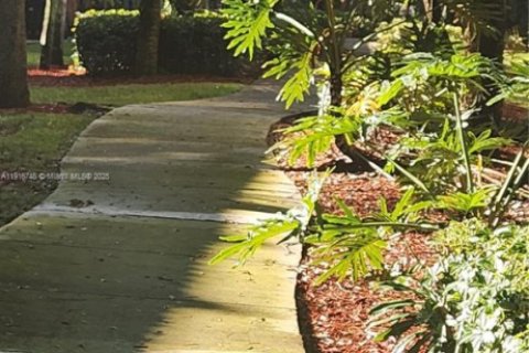 Adosado en venta en Weston, Florida, 2 dormitorios, 105.07 m2 № 1972772 - foto 4