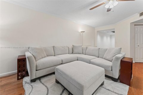Condo in Pembroke Pines, Florida, 1 bedroom  № 1683986 - photo 16