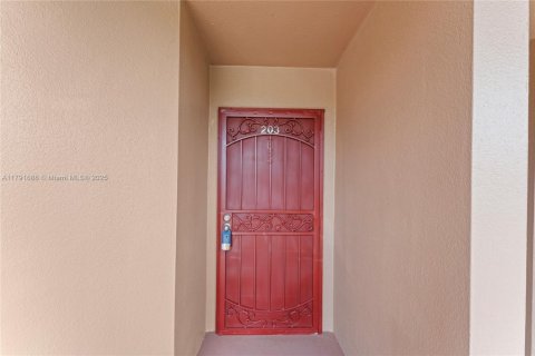 Condo in Pembroke Pines, Florida, 1 bedroom  № 1683986 - photo 3