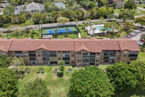 Condo in Pembroke Pines, Florida, 1 bedroom  № 1683986 - photo 30