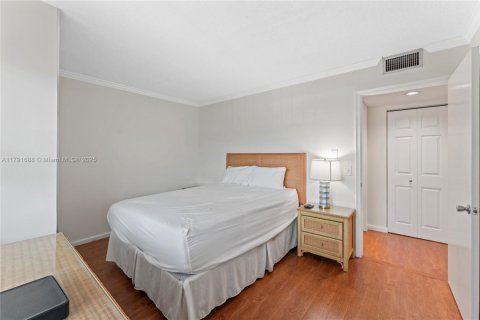 Condo in Pembroke Pines, Florida, 1 bedroom  № 1683986 - photo 19