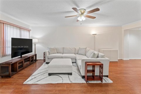 Condo in Pembroke Pines, Florida, 1 bedroom  № 1683986 - photo 15