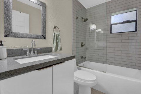 Condo in Coconut Creek, Florida, 3 bedrooms  № 1878844 - photo 23