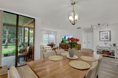 Condo in Coconut Creek, Florida, 3 bedrooms  № 1878844 - photo 7