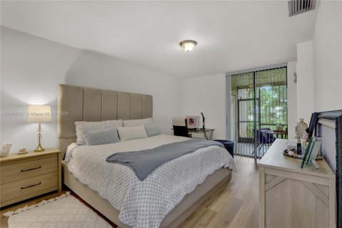 Condo in Coconut Creek, Florida, 3 bedrooms  № 1878844 - photo 16