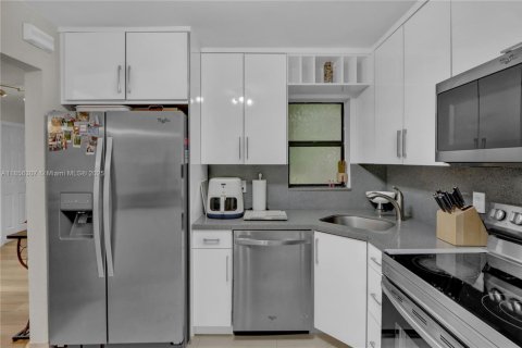 Condo in Coconut Creek, Florida, 3 bedrooms  № 1878844 - photo 12