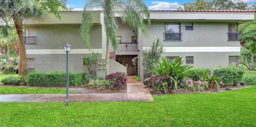 Condo in Coconut Creek, Florida, 3 bedrooms  № 1878844
