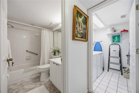 Condo in Sarasota, Florida, 2 bedrooms  № 2345224 - photo 22