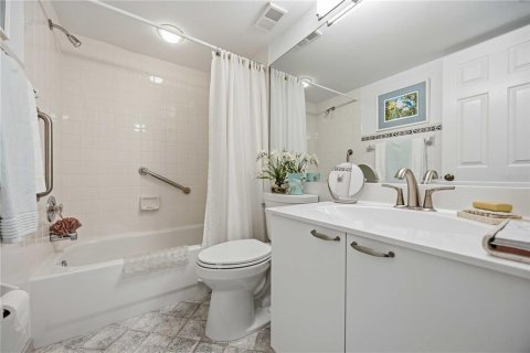 Condo in Sarasota, Florida, 2 bedrooms  № 2345224 - photo 21