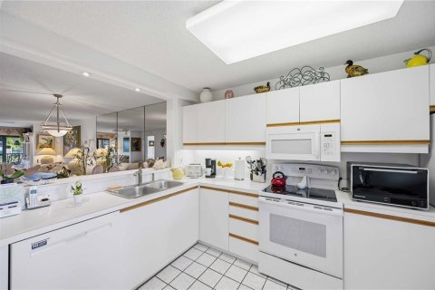 Condo in Sarasota, Florida, 2 bedrooms  № 2345224 - photo 11