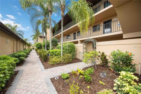 Condo in Sarasota, Florida, 2 bedrooms  № 2345224 - photo 5