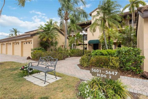 Condo in Sarasota, Florida, 2 bedrooms  № 2345224 - photo 4