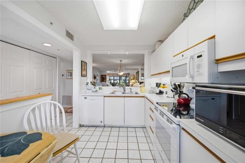Condo in Sarasota, Florida, 2 bedrooms  № 2345224 - photo 10