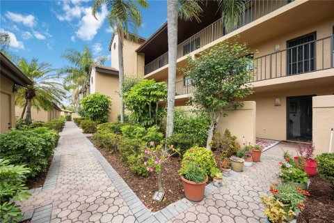 Condo in Sarasota, Florida, 2 bedrooms  № 2345224 - photo 6