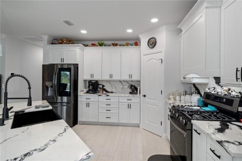 House in Hernando Beach, Florida 3 bedrooms, 150.87 sq.m. № 1538288 - photo 9