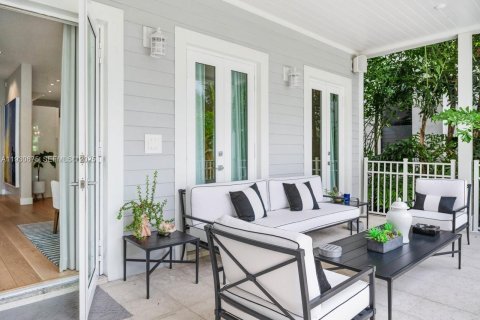 Villa ou maison à louer à Miami, Floride: 4 chambres, 352.1 m2 № 1990739 - photo 4