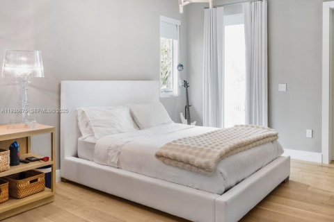 Villa ou maison à louer à Miami, Floride: 4 chambres, 352.1 m2 № 1990739 - photo 13