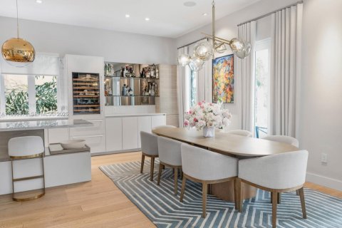 Villa ou maison à louer à Miami, Floride: 4 chambres, 352.1 m2 № 1990739 - photo 7