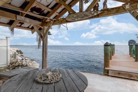 House in Key Largo, Florida 3 bedrooms, 89.19 sq.m. № 1821812 - photo 16