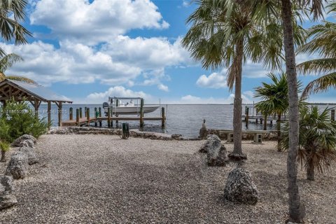 House in Key Largo, Florida 3 bedrooms, 89.19 sq.m. № 1821812 - photo 15