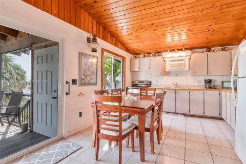 House in Key Largo, Florida 3 bedrooms, 89.19 sq.m. № 1821812 - photo 8