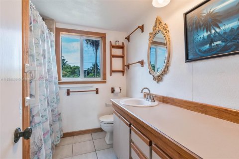 House in Key Largo, Florida 3 bedrooms, 89.19 sq.m. № 1821812 - photo 11