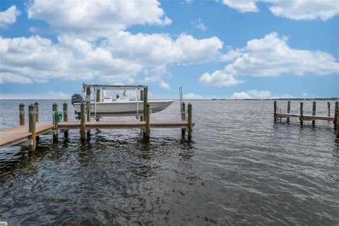 House in Key Largo, Florida 3 bedrooms, 89.19 sq.m. № 1821812 - photo 18