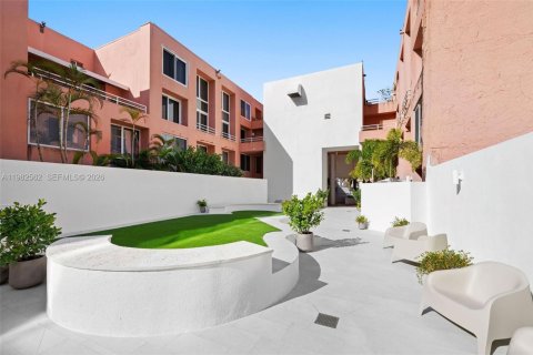 Снять в аренду кондоминиум в Майами, Флорида 1 спальня, 69.68м2, № 2050765 - фото 30