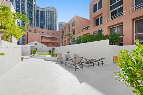 Снять в аренду кондоминиум в Майами, Флорида 1 спальня, 69.68м2, № 2050765 - фото 29