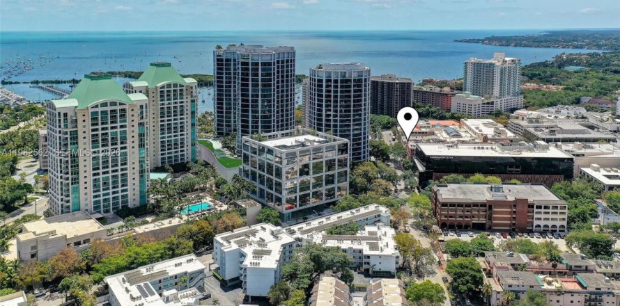 Кондоминиум с 1 спальней в Майами, Флорида № 2050765