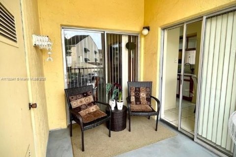 Copropriété à vendre à Miami, Floride: 2 chambres, 101.54 m2 № 1936194 - photo 16