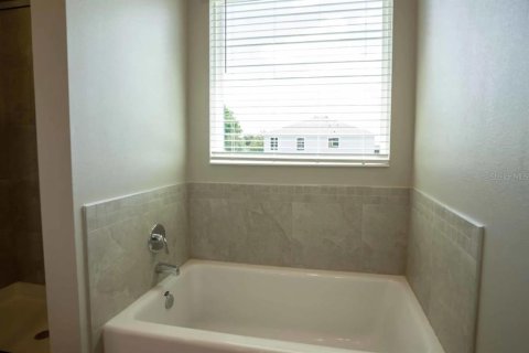 House in DeLand, Florida 5 bedrooms, 284.19 sq.m. № 1061653 - photo 12