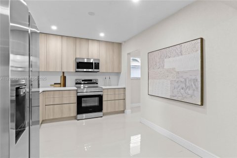 Casa en venta en Hollywood, Florida, 3 dormitorios, 124.49 m2 № 1992340 - foto 24