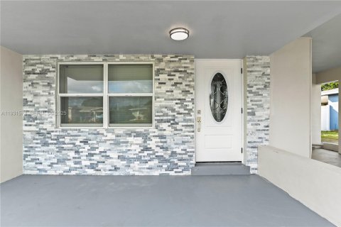 Casa en venta en Hollywood, Florida, 3 dormitorios, 124.49 m2 № 1992340 - foto 9
