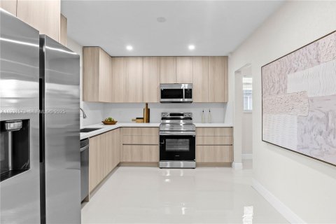 Casa en venta en Hollywood, Florida, 3 dormitorios, 124.49 m2 № 1992340 - foto 23