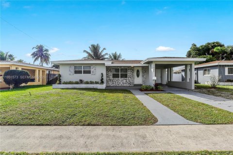Casa en venta en Hollywood, Florida, 3 dormitorios, 124.49 m2 № 1992340 - foto 1