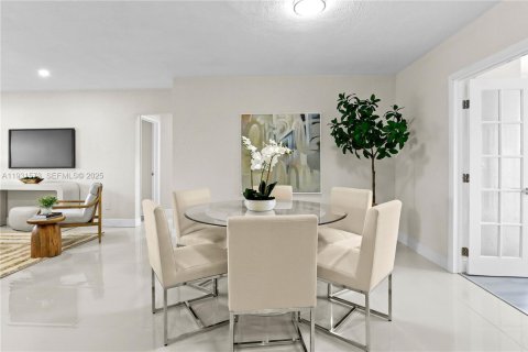 Casa en venta en Hollywood, Florida, 3 dormitorios, 124.49 m2 № 1992340 - foto 20