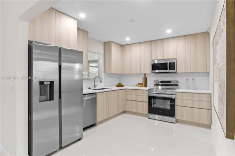 Casa en venta en Hollywood, Florida, 3 dormitorios, 124.49 m2 № 1992340 - foto 22