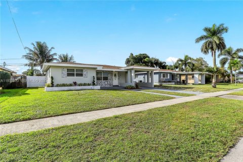 Casa en venta en Hollywood, Florida, 3 dormitorios, 124.49 m2 № 1992340 - foto 4