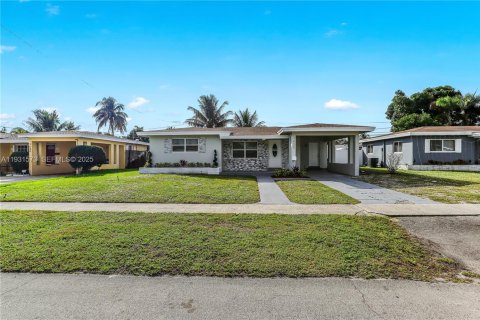 Casa en venta en Hollywood, Florida, 3 dormitorios, 124.49 m2 № 1992340 - foto 2