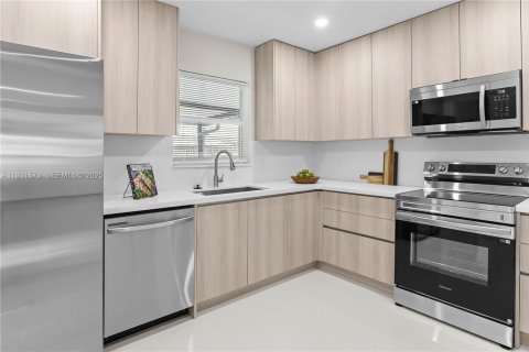 Casa en venta en Hollywood, Florida, 3 dormitorios, 124.49 m2 № 1992340 - foto 25