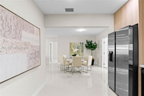 Casa en venta en Hollywood, Florida, 3 dormitorios, 124.49 m2 № 1992340 - foto 21