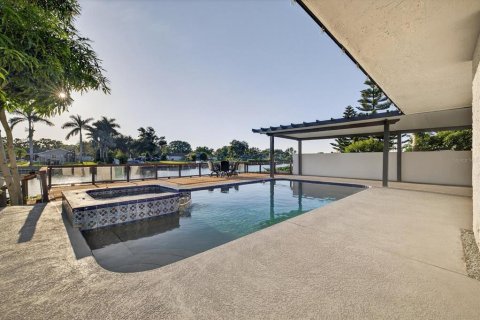 Villa ou maison à vendre à Clearwater, Floride: 5 chambres, 292.83 m2 № 1899830 - photo 1