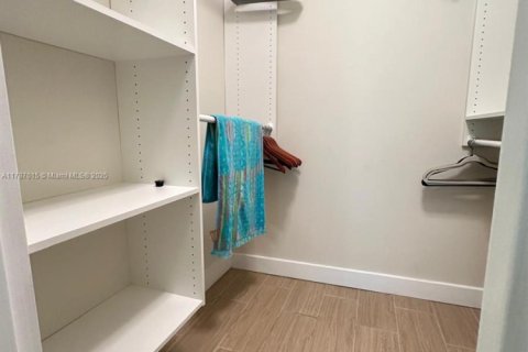 Condo in Hallandale Beach, Florida, 1 bedroom  № 1862965 - photo 20