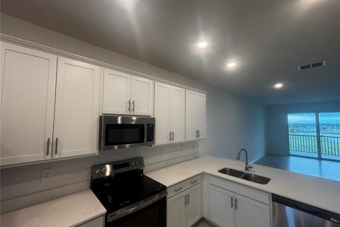Condo in Venice, Florida, 2 bedrooms  № 2425344 - photo 5