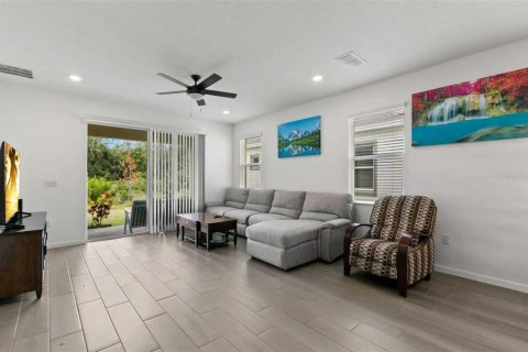 Villa ou maison à vendre à Apollo Beach, Floride: 4 chambres, 196.49 m2 № 2433204 - photo 5