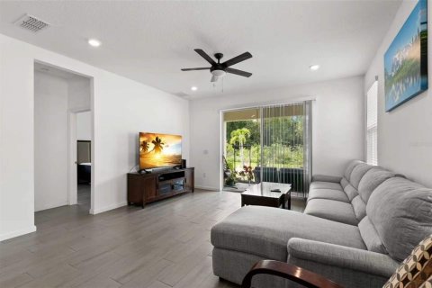 Villa ou maison à vendre à Apollo Beach, Floride: 4 chambres, 196.49 m2 № 2433204 - photo 4