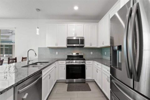 Villa ou maison à vendre à Apollo Beach, Floride: 4 chambres, 196.49 m2 № 2433204 - photo 6