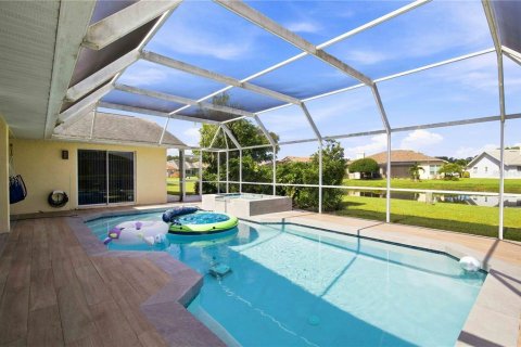 House in Sarasota, Florida 3 bedrooms, 183.67 sq.m. № 2299491 - photo 27